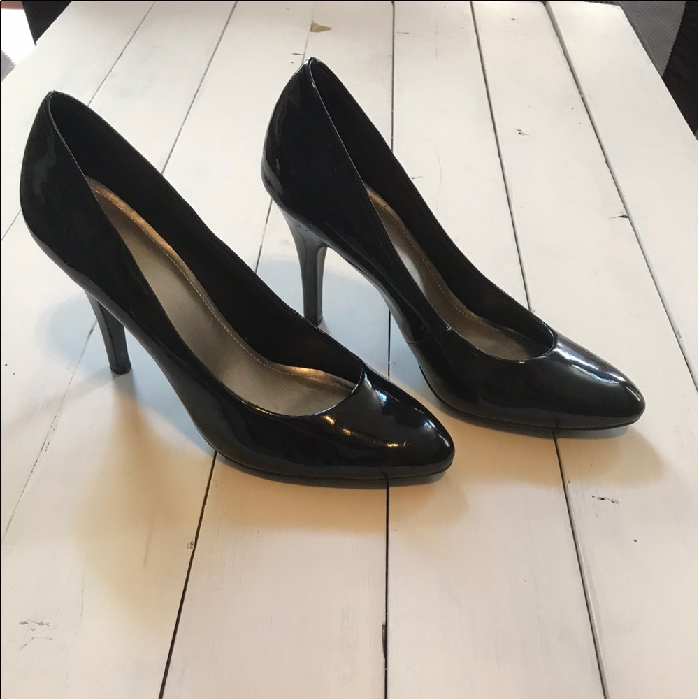 Fioni Pumps